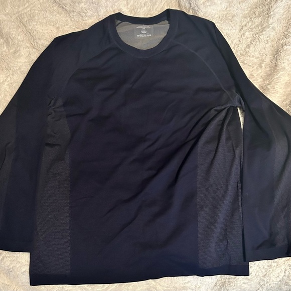 Lot of Three Fabletic Athletic Shirts - Picture 3 of 3